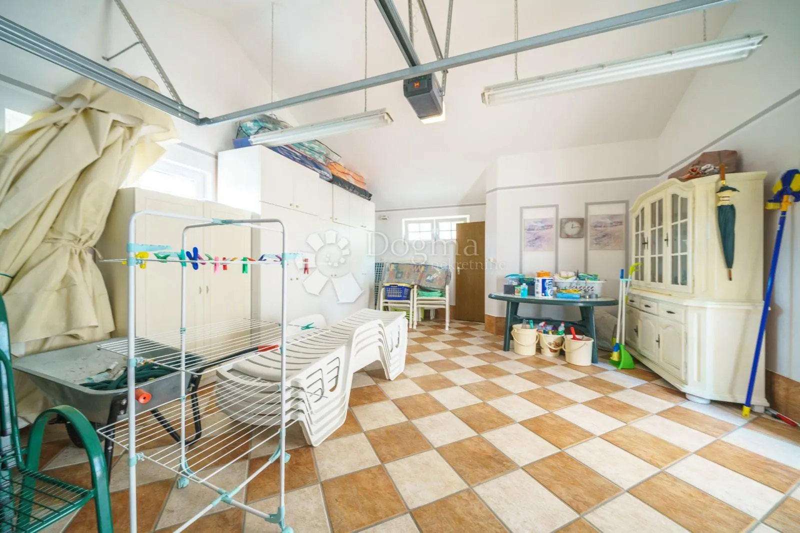 apartmanska kuća u srimi na samoj plaži - slika 17
