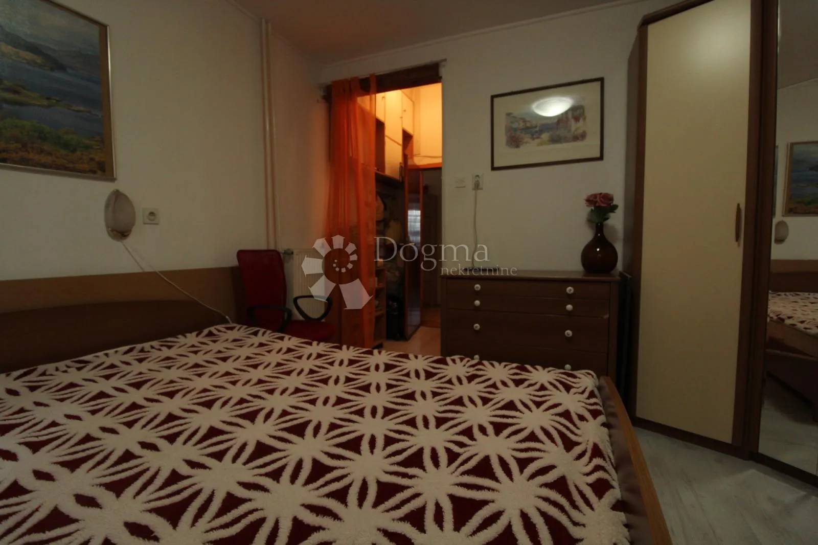 belveder stan sa 150m2 okućnice - slika 10