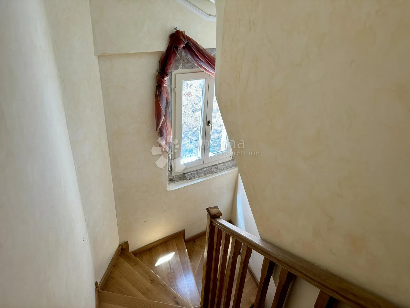 rovinj - kuća sa šest apartmana u srcu starog grada - slika 33