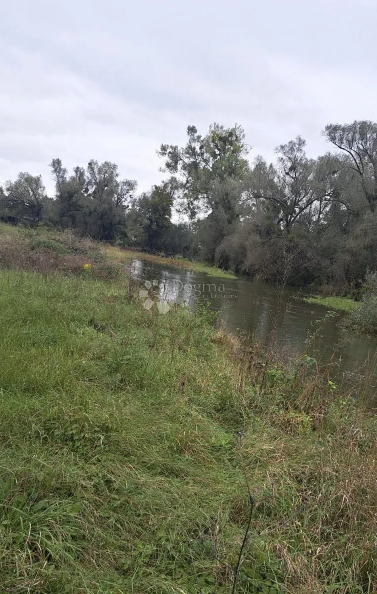građevinsko zemljište lički osik uz vodu 4640 m2 - slika 6