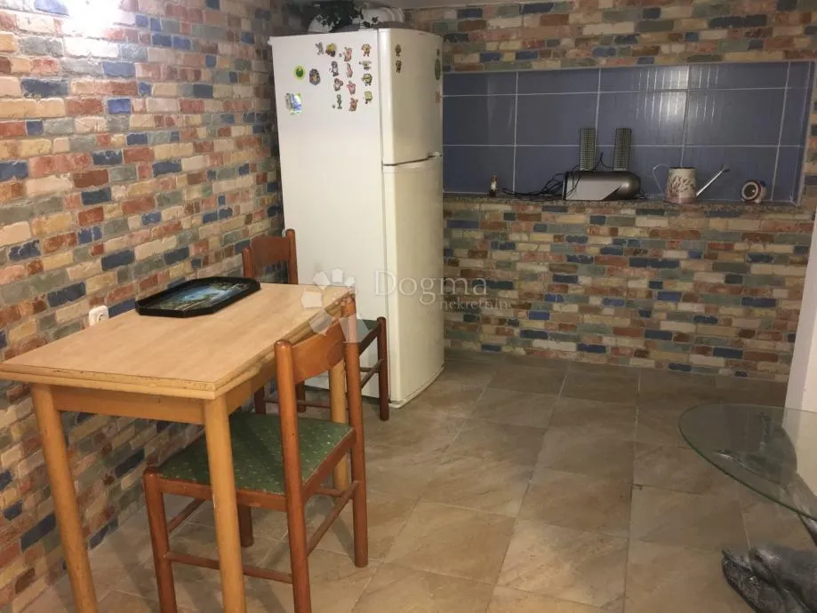 apartman 68m2 u centru crikvenice - slika 3