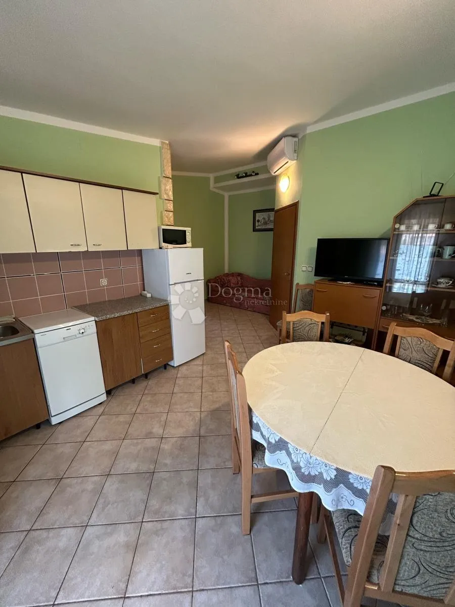 prekrasna kuća s više apartmana, 150 m od mora - slika 32