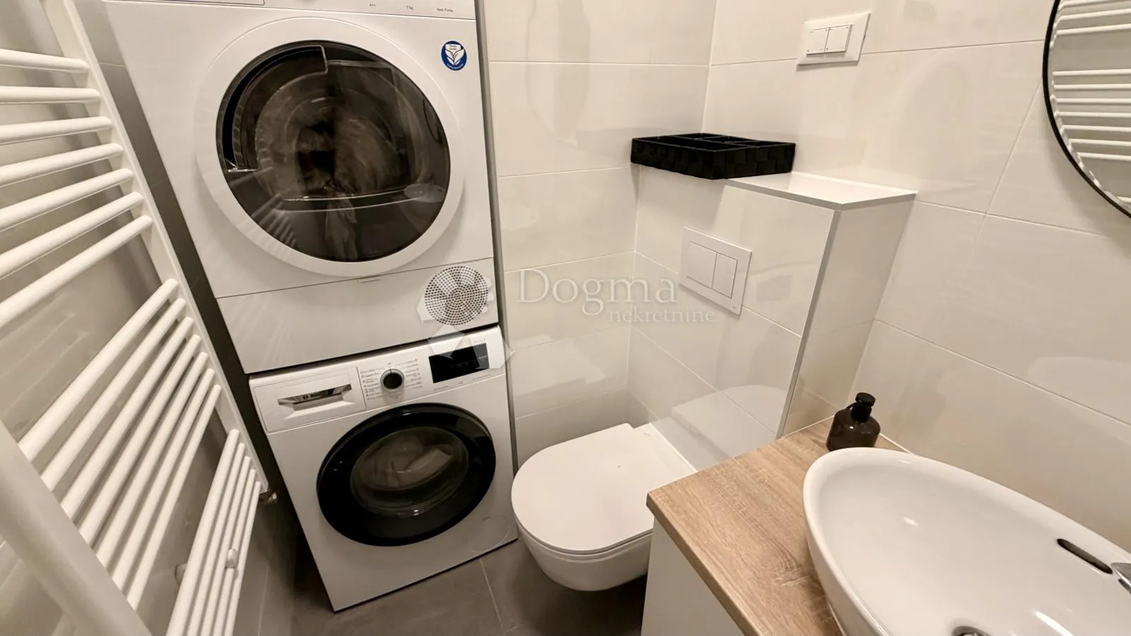 svijetao 4soban penthouse s terasama i parkingom - slika 12