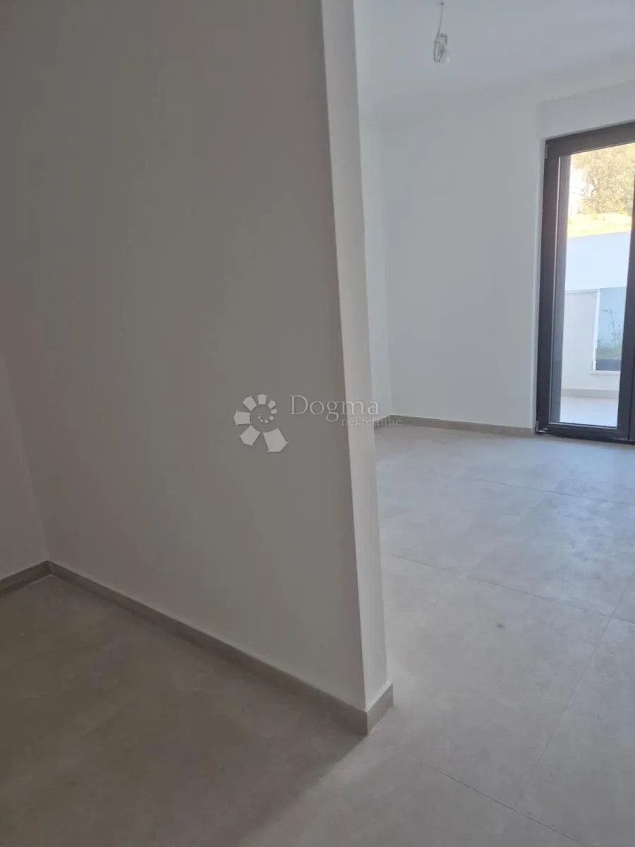 novogradnja – moderan stan (s11) s balkonima manje od 150 m od plaže – okrug gornji - slika 6