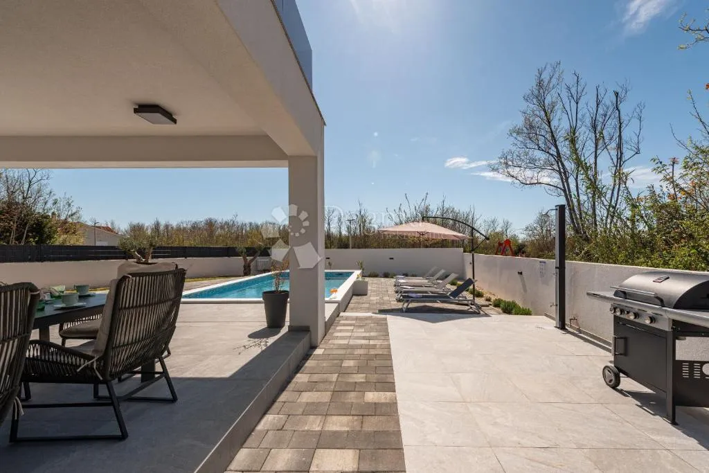 privlaka: moderna vila s bazenom - slika 20