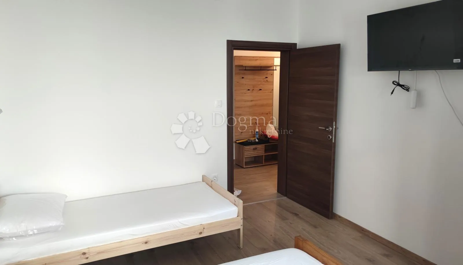 kuća na samo 20 m od uređene plaže! - slika 15