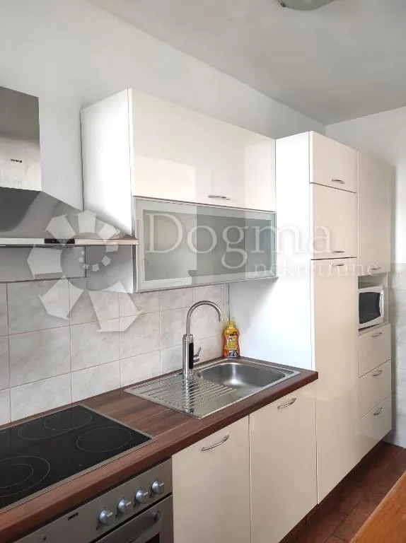 prilika!! 2 kuće u blizini centra crikvenice - slika 8