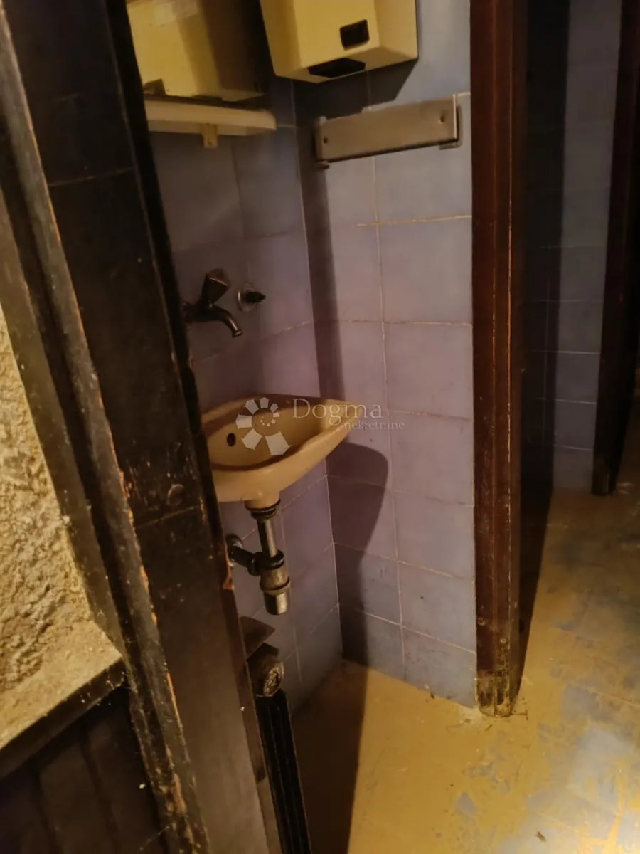iznajmljuje se poslovni prostor na odličnoj lokaciji! - slika 14