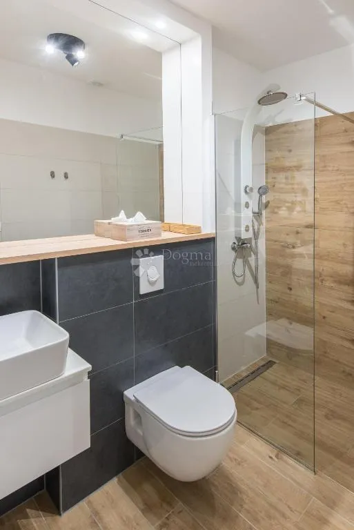 6 apartmana s bazenom u centru pule - slika 30