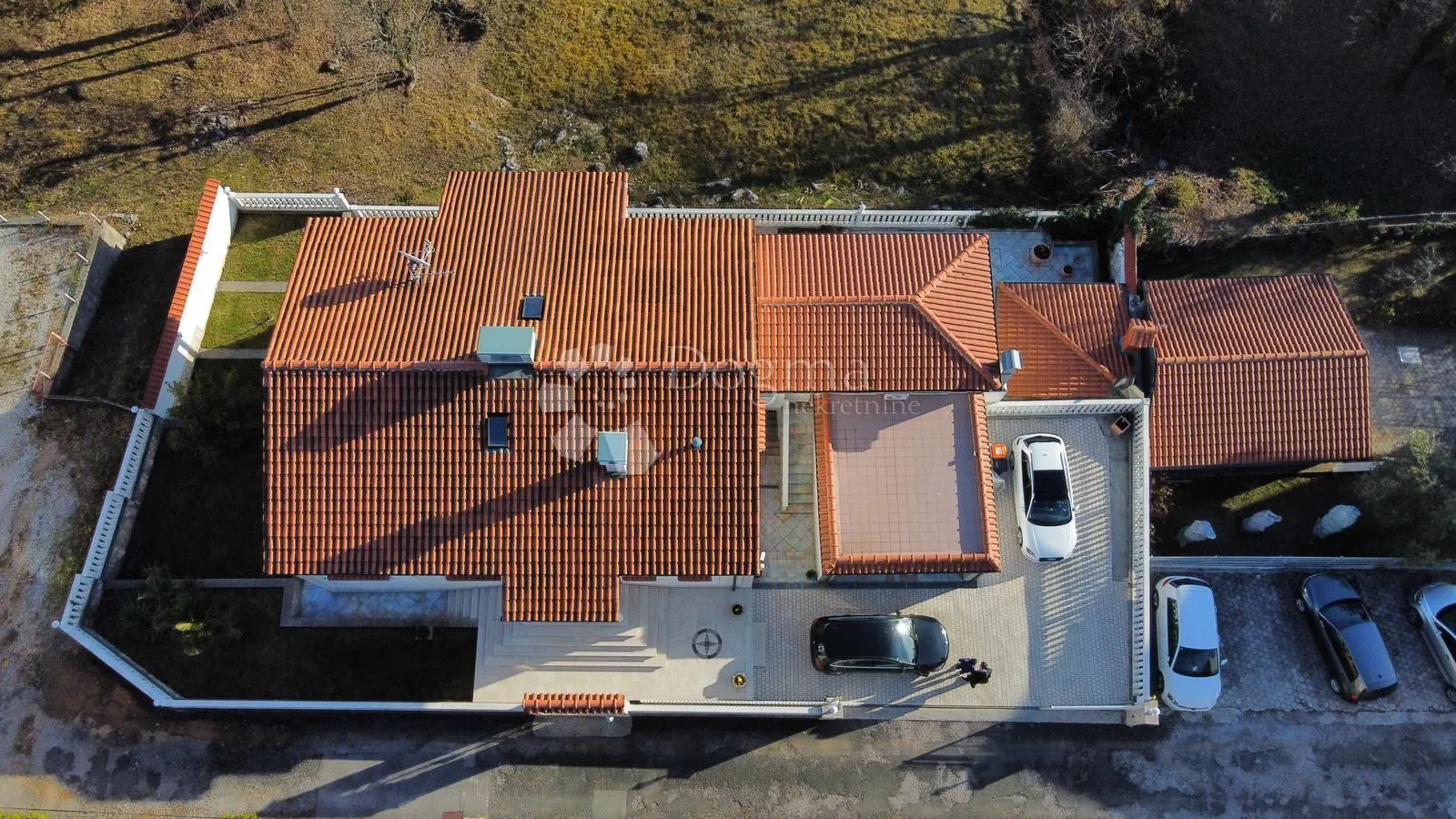 atraktivna villa sa pogledom na more - slika 2