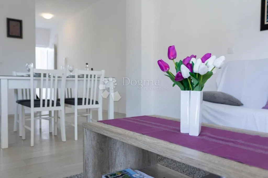 dva apartmana sa bazenom - slika 7
