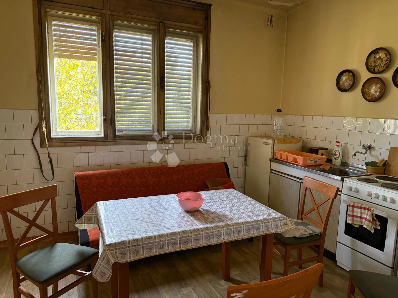 zemljište s objektima – samo 45,74 €/m²!! - slika 6