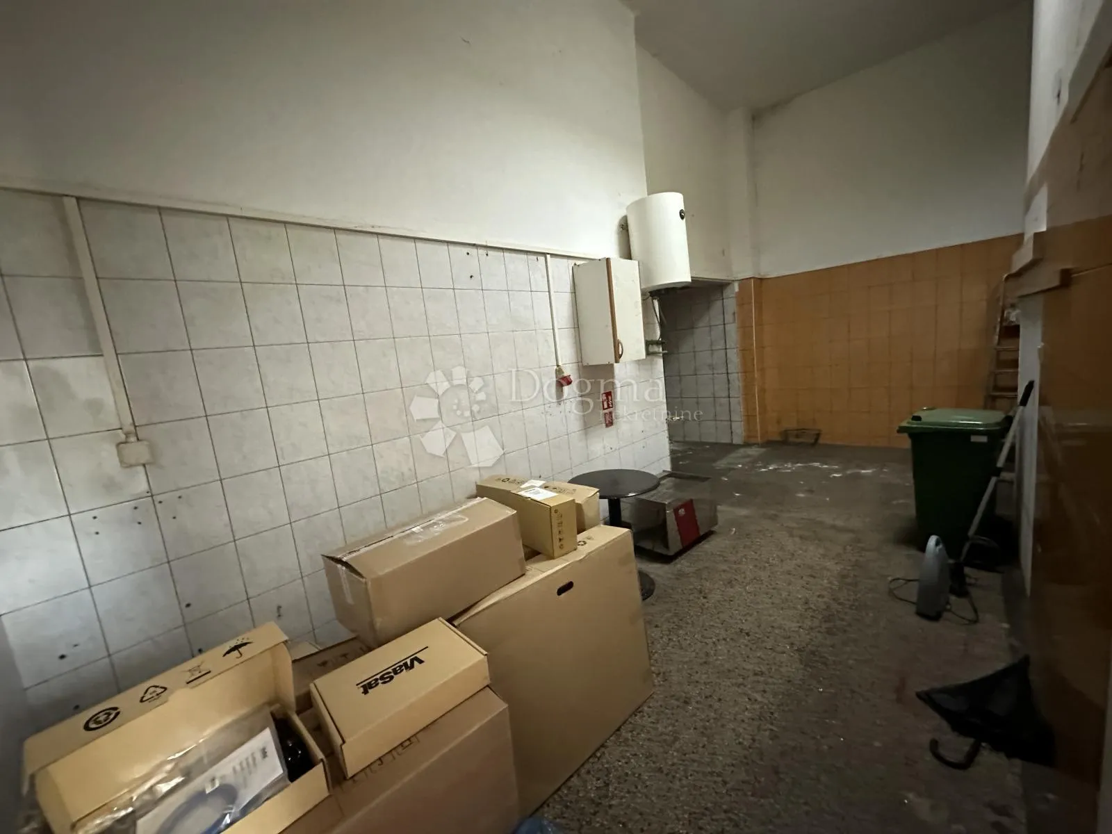 poslono stambena zgrada centar otočac - slika 24