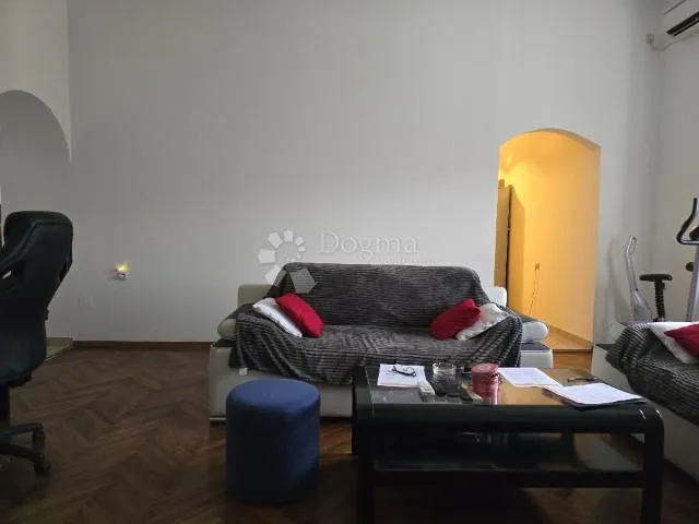 odličan uređen 3s+db stan na mlaci - slika 10