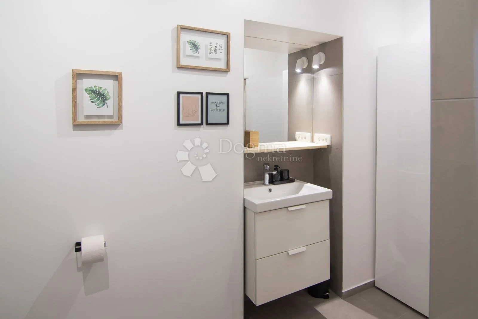 6 apartmana s bazenom u centru pule - slika 23