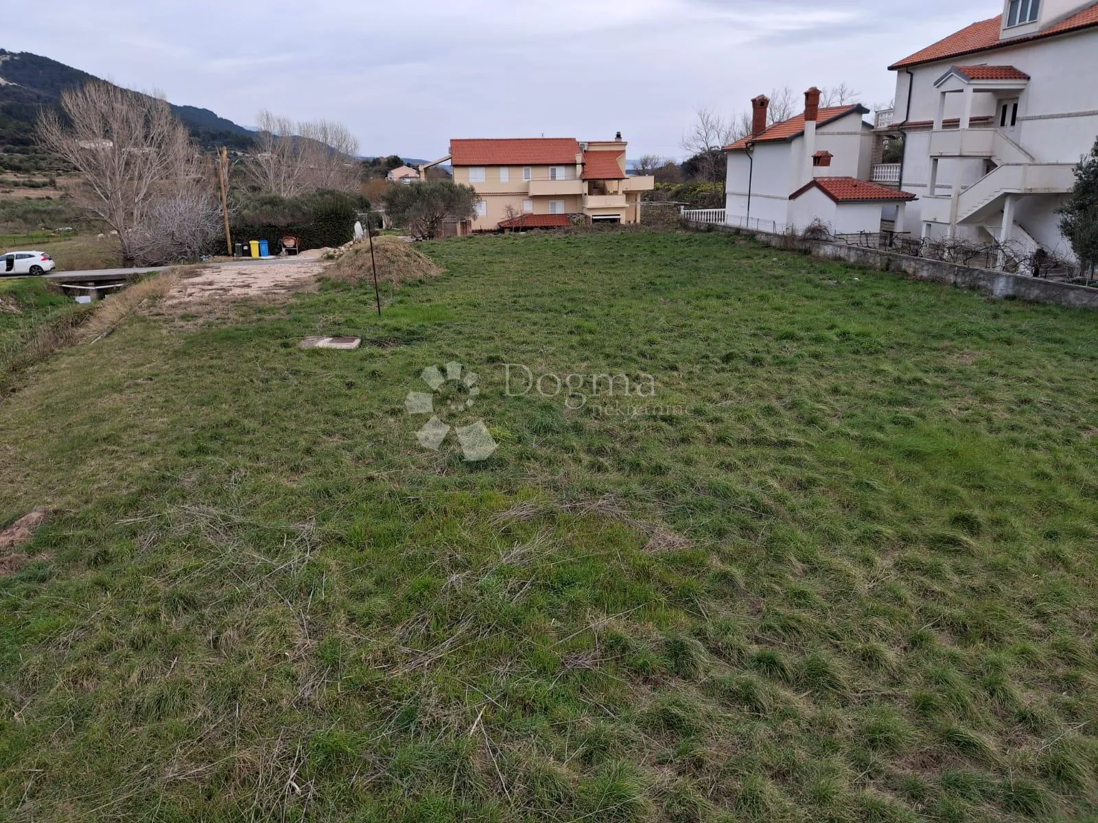 građevinsko zemljište sa idejnim projektom u blizini centra. - slika 7