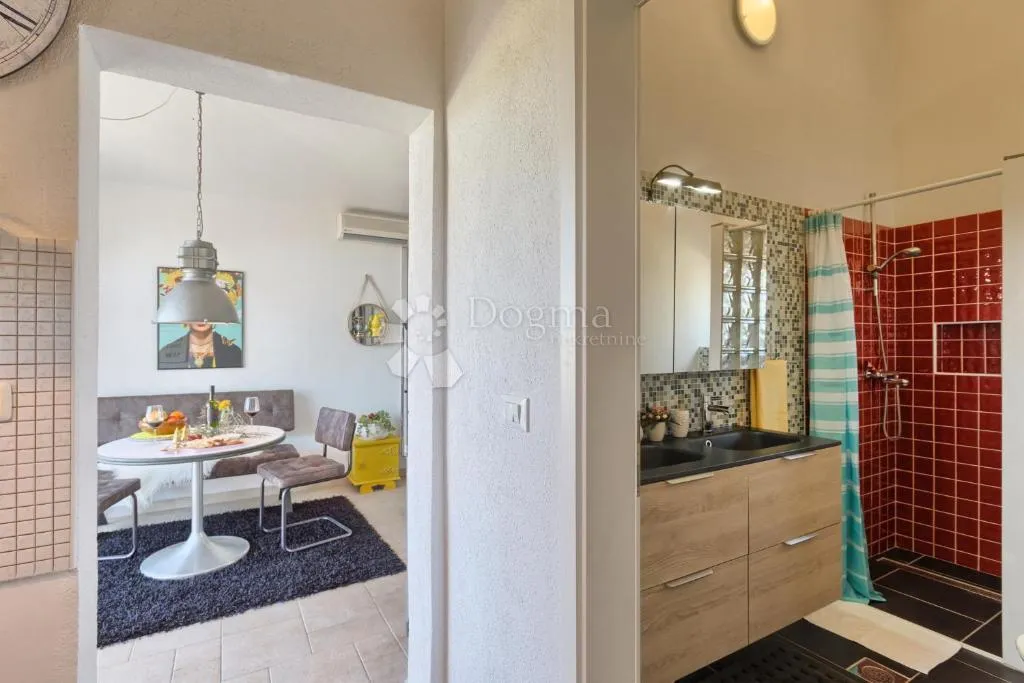 ekskluzivno! apartmanska vila u blizini mora - slika 26