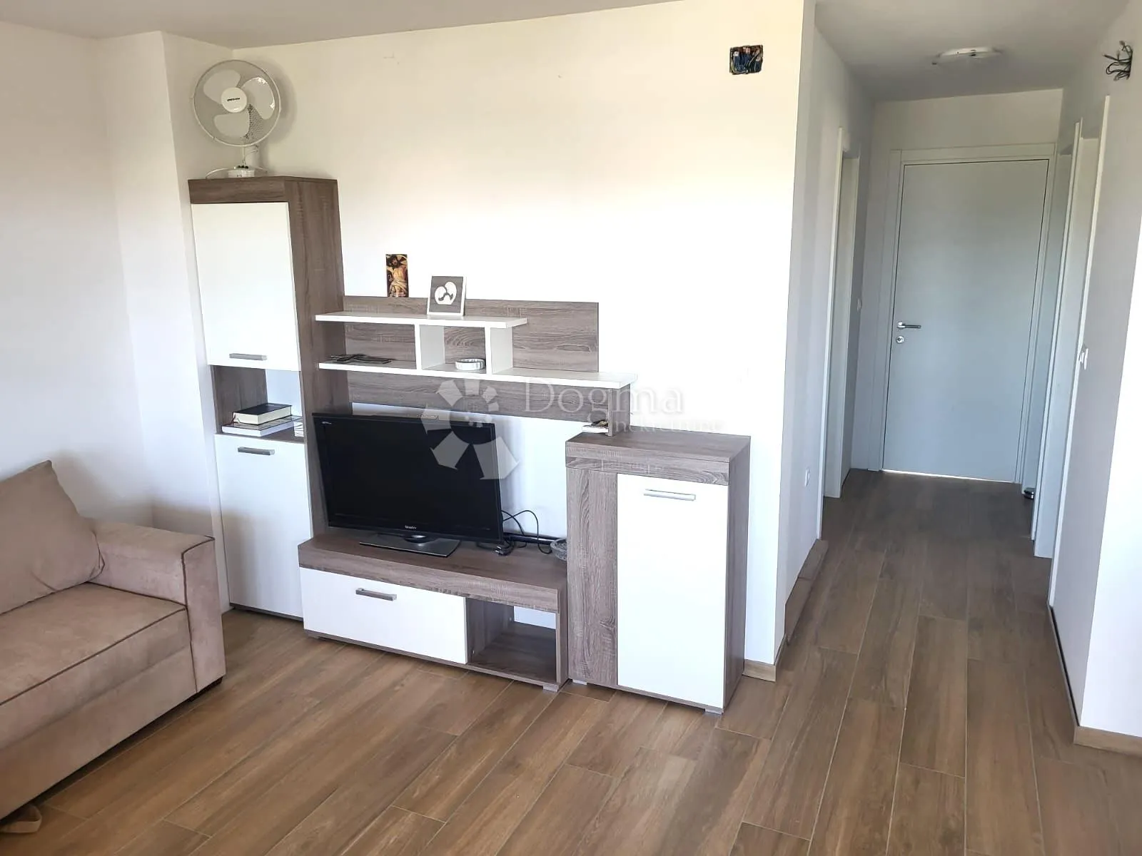 sofisticirana kuća - novogradnja s tri kategorizirana apartmana - slika 10