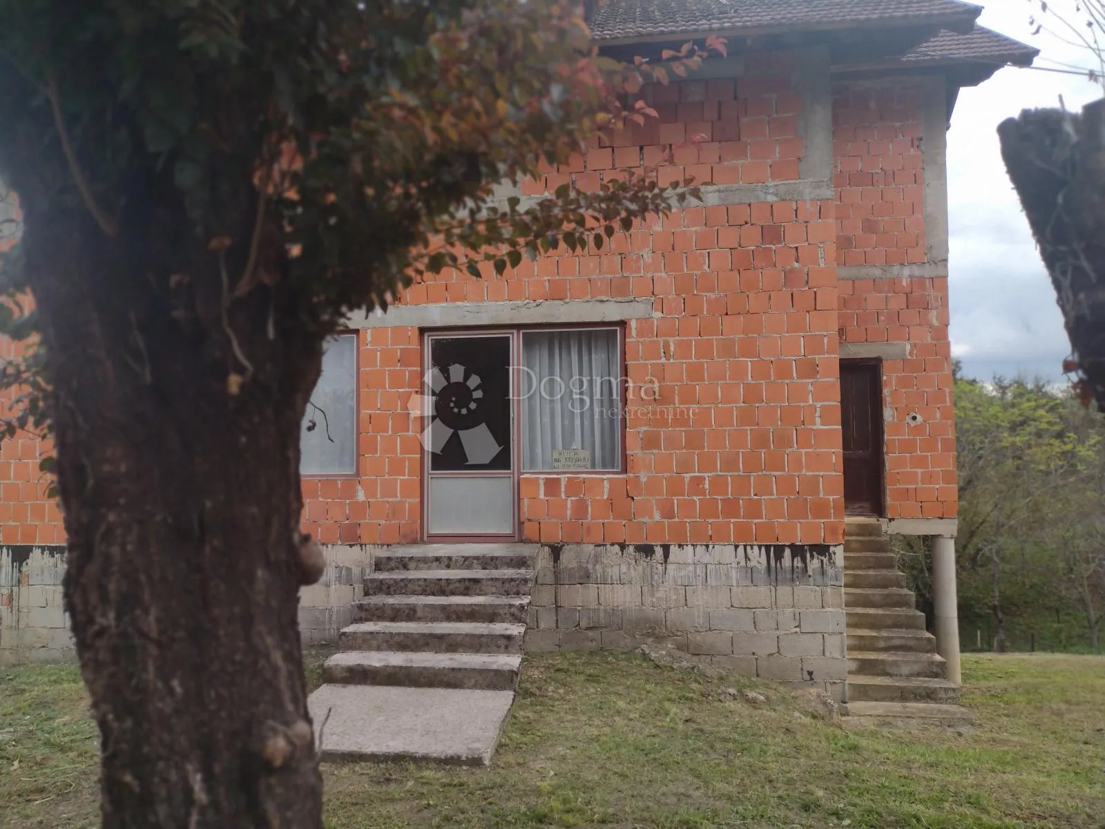 novogradnja s poslovnim prostorom - slika 12