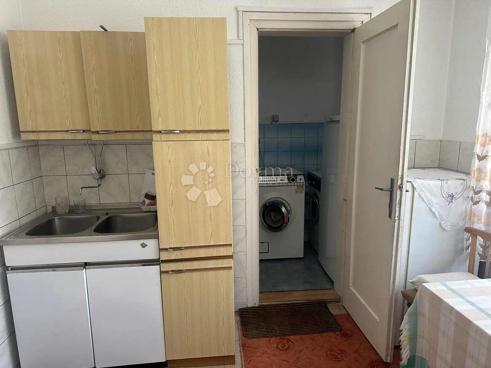 stan s garažom i ljetnom kućicom - slika 3