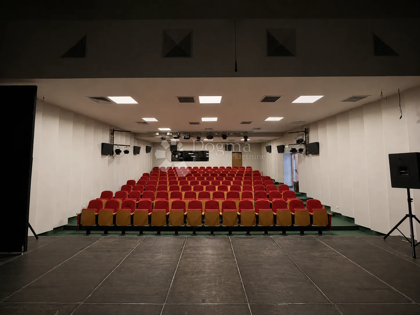 event centar 154 m² – spremno za poslovne i kulturne programe - slika 3
