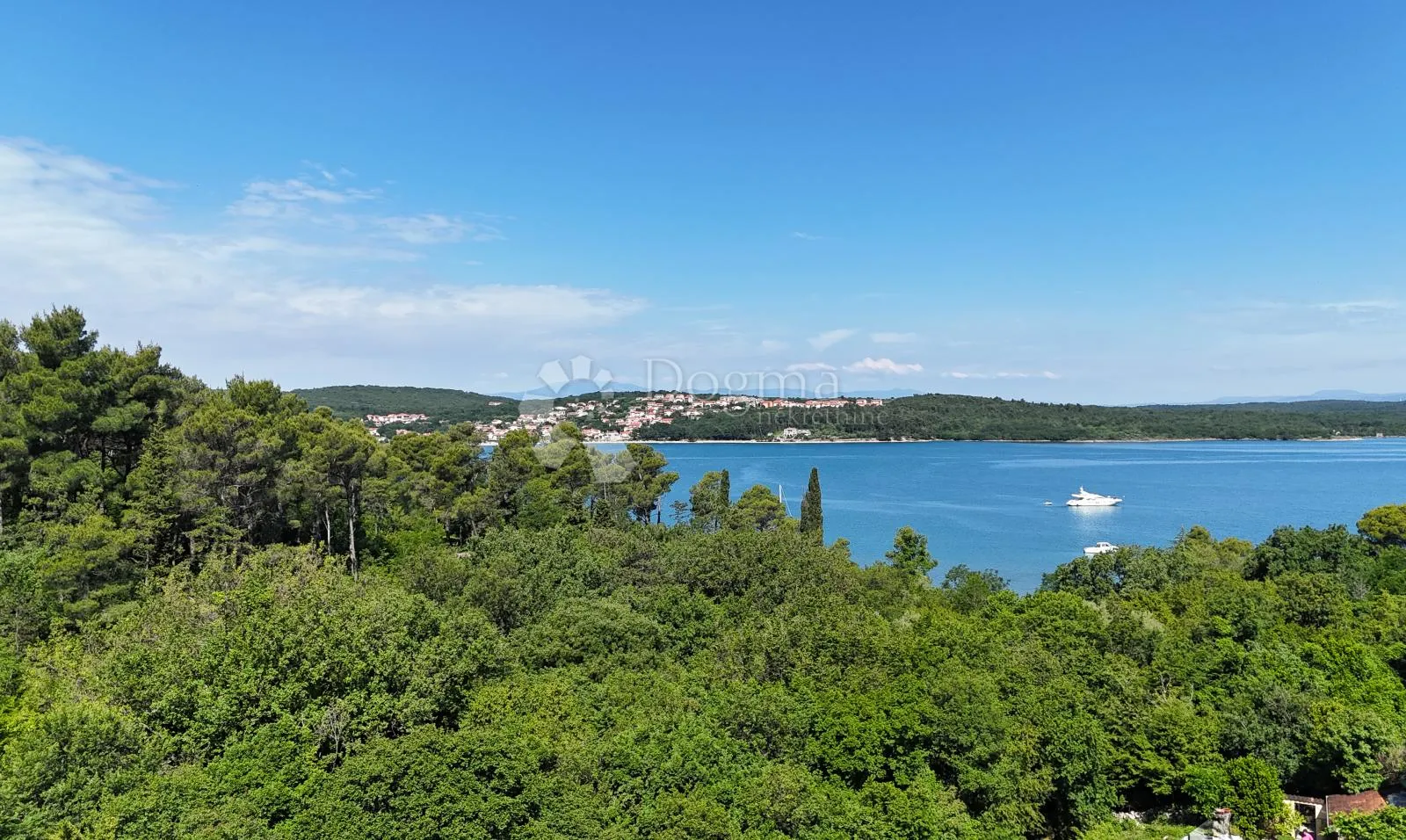 vila s bazenom na krku – odmor i investicija! - slika 13