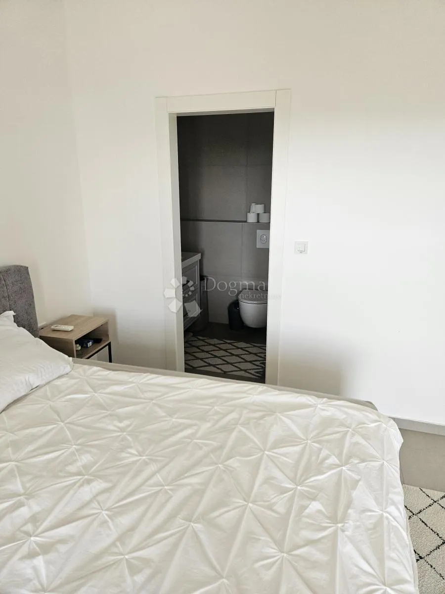 vodice duplex kuća na atraktivnoj lokaciji sa prekrasnim pogledom - slika 11