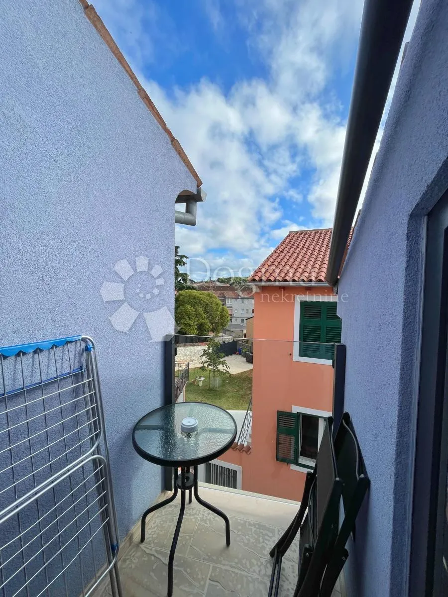 renovirana kuća u centru rovinja - slika 11