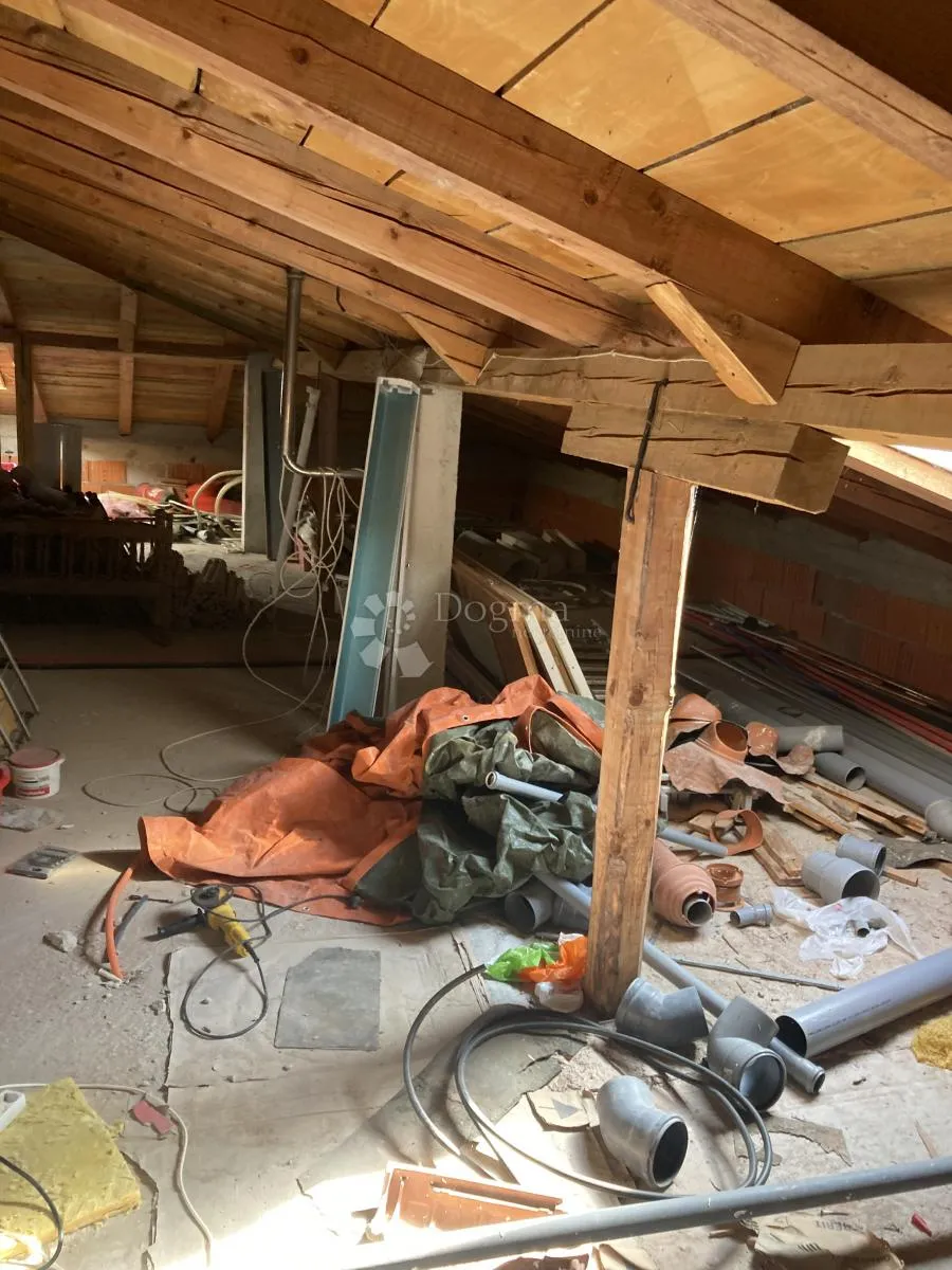 prilika - apartmanska kuća u pirovcu, 1. red do mora - slika 58