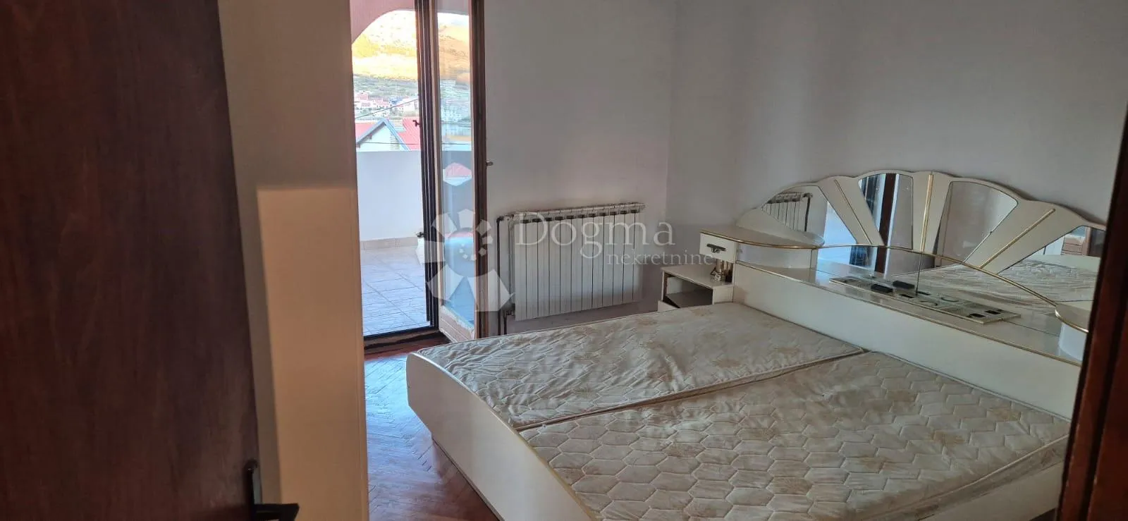 pag, apartman 106,85m2 u blizini gradske plaže - slika 6