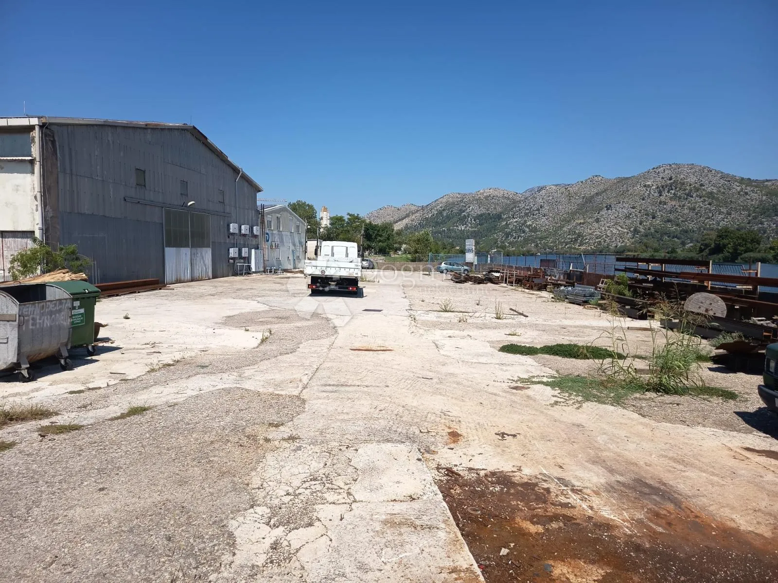 proizvodno–skladišni kompleks u opuzenu 702,90 m² - slika 7