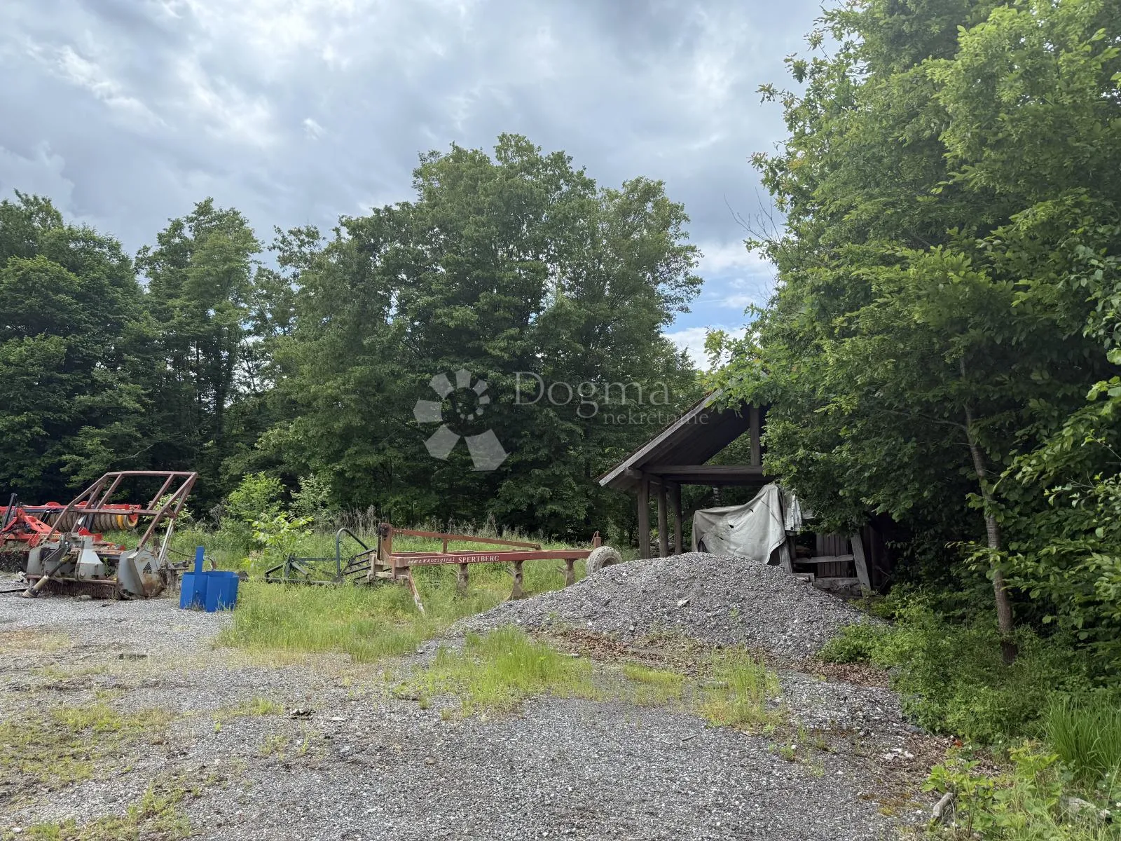 poljoprivredno zemljište 12.063 m² s gospodarskom zgradom 600 m² - slika 5