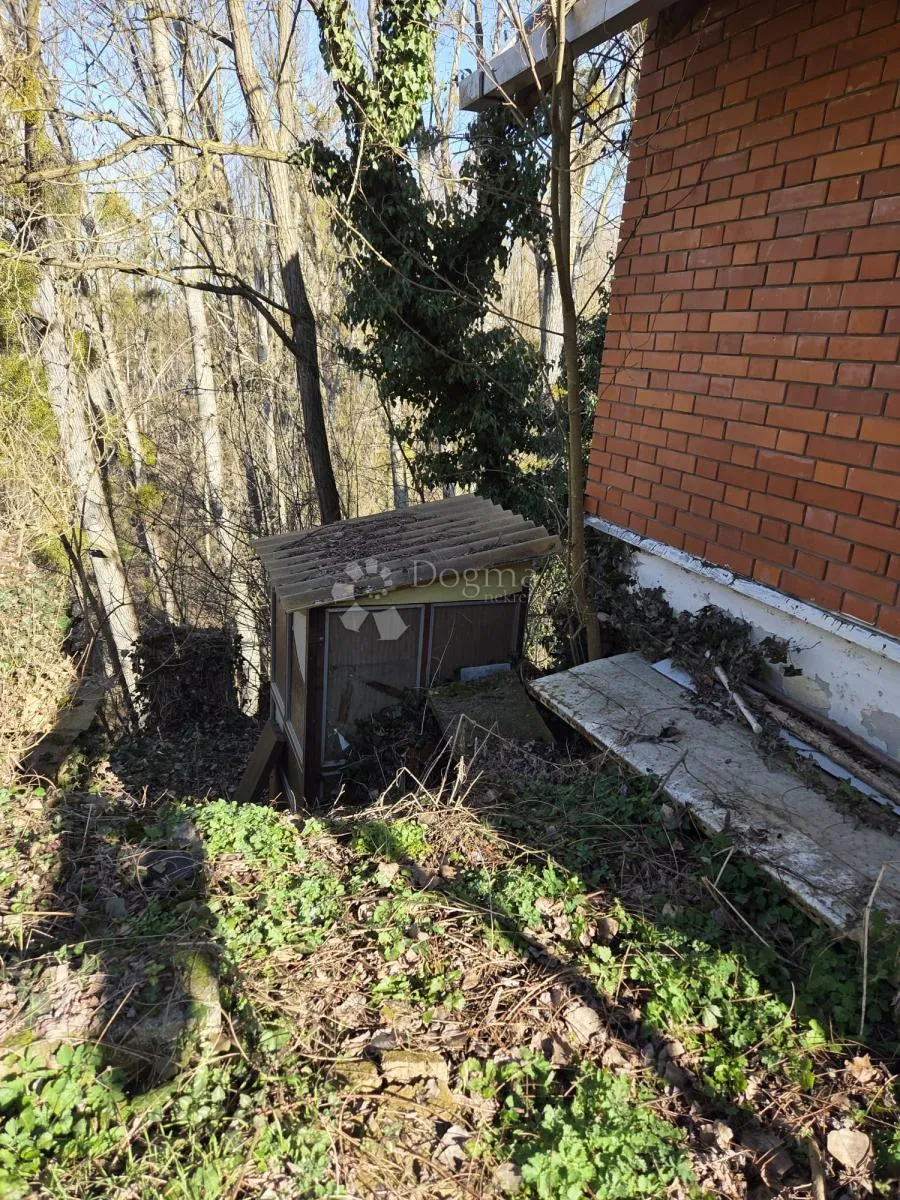 vikendica mišino brdo – ograđen posjed i šuma - slika 3