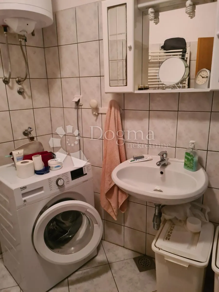 šibenik centar - kamena kuća blizu rive - slika 23