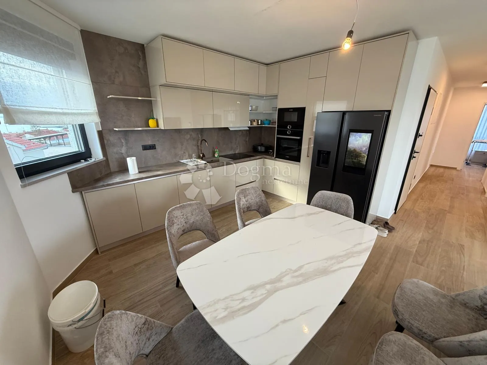luksuzan namješten penthouse s pogledom na more - slika 8