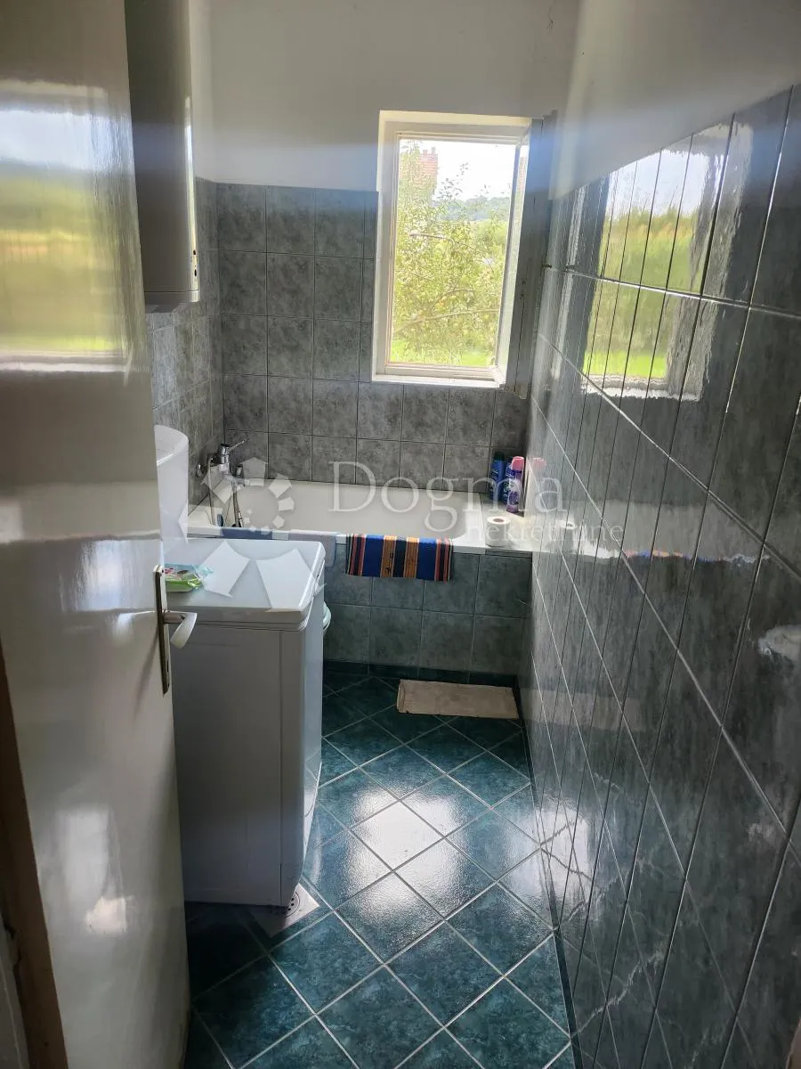 kuća sa pomoćnim objektom i 7.438m² okućnice 4 min od krapinskih toplica! - slika 8