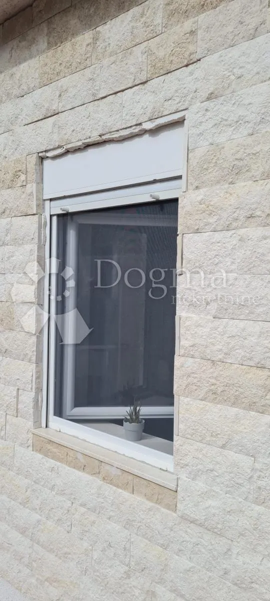 dva luksuzno renovirana apartmana rustikalnog šarma – vrhunska investicija u srcu pule - slika 29