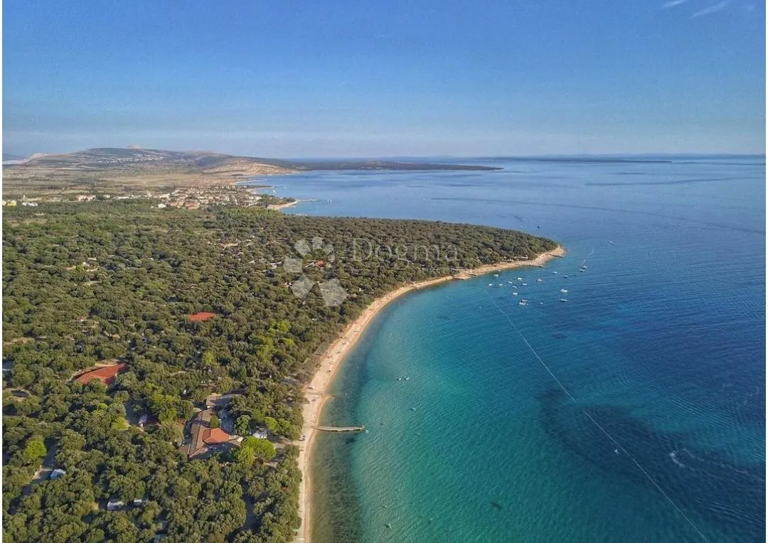 odličan teren u centru novalje - slika 2