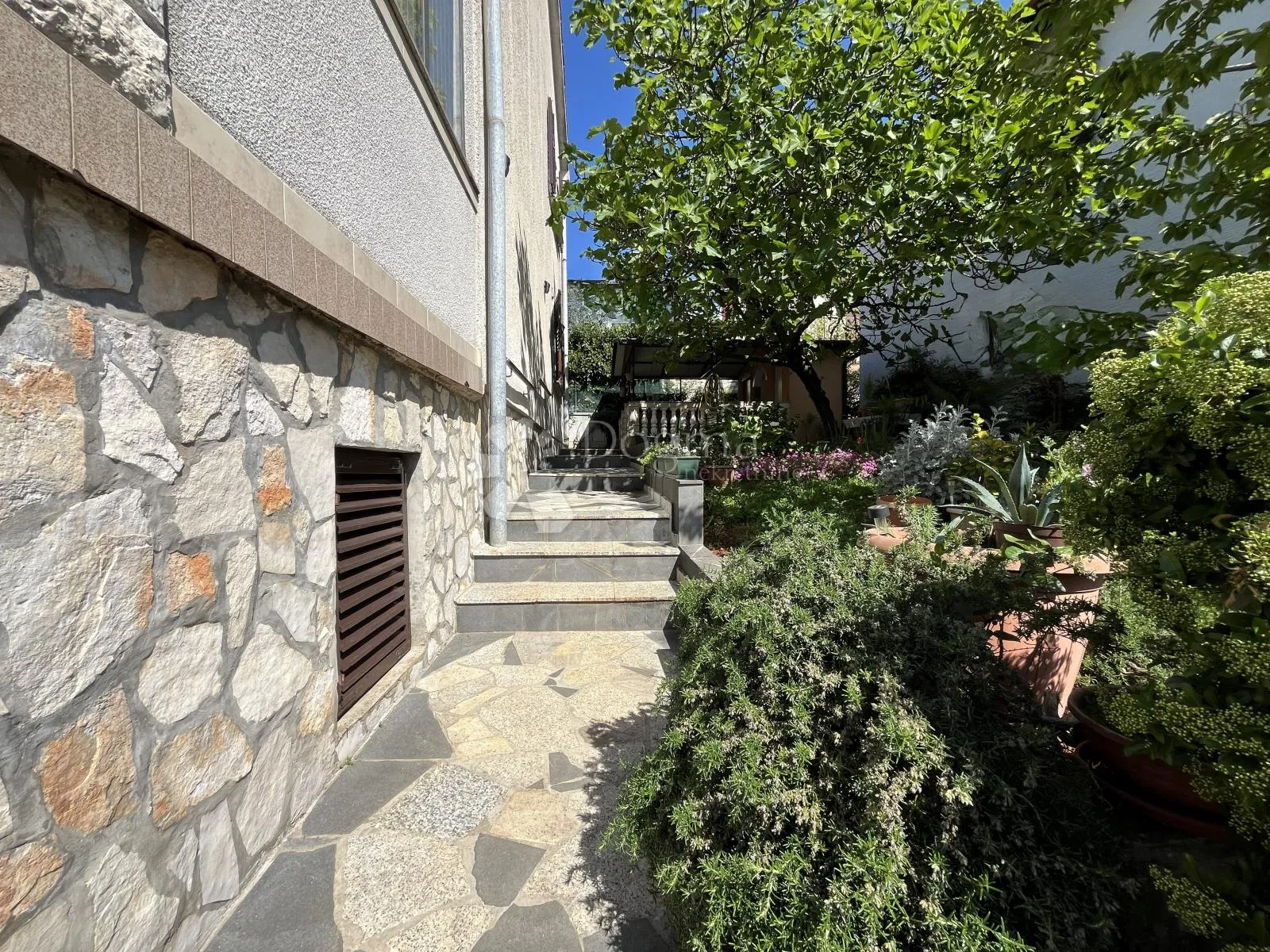 umag okolica, kuća sa 3 stana i pogledom na more - slika 20