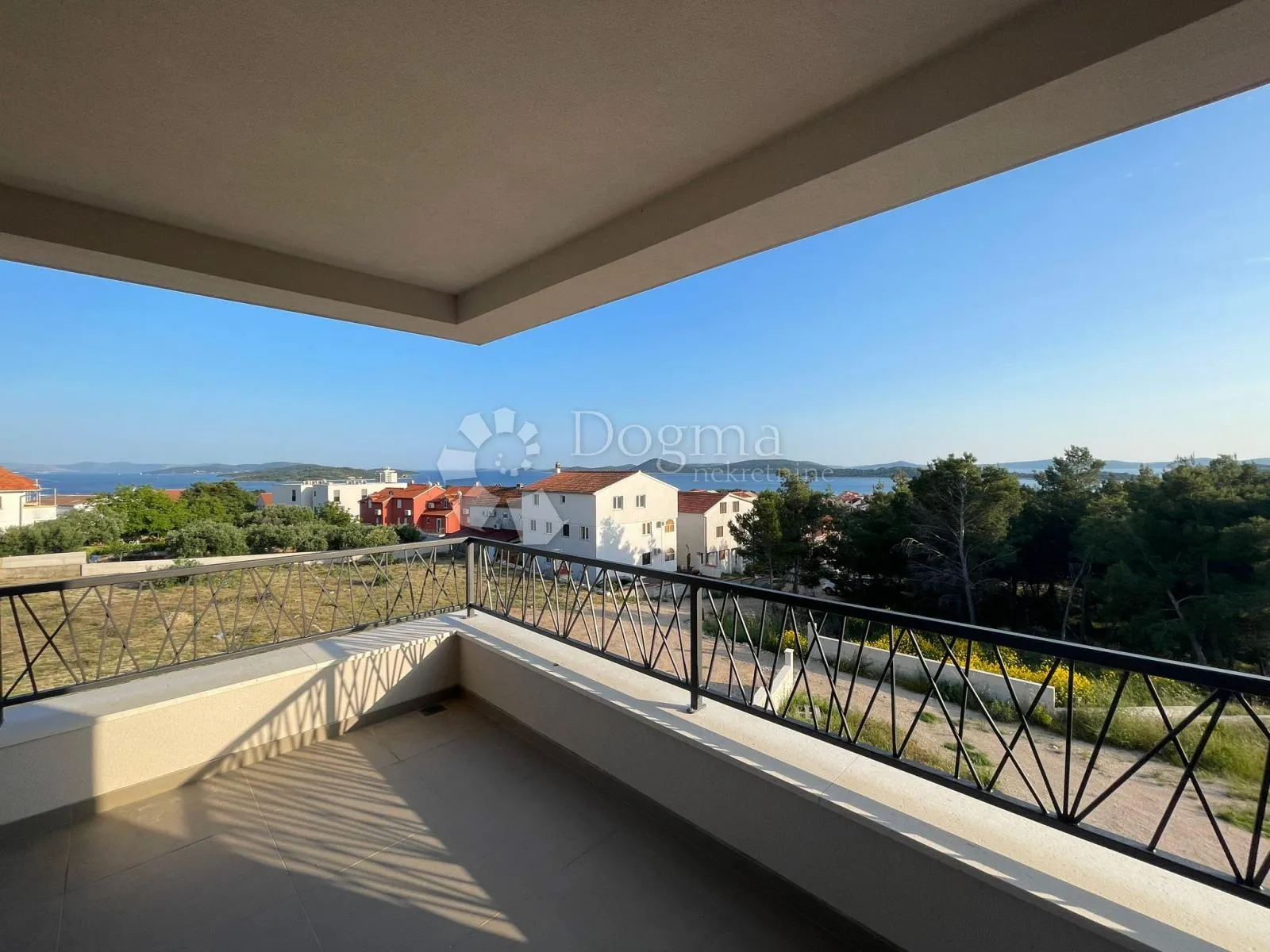 vodice duplex kuća na atraktivnoj lokaciji sa prekrasnim pogledom - slika 17