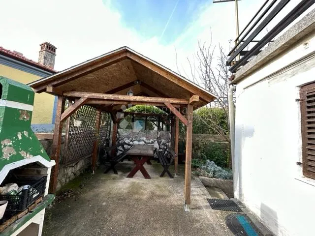 dva apartmana u privatnoj kući - slika 6