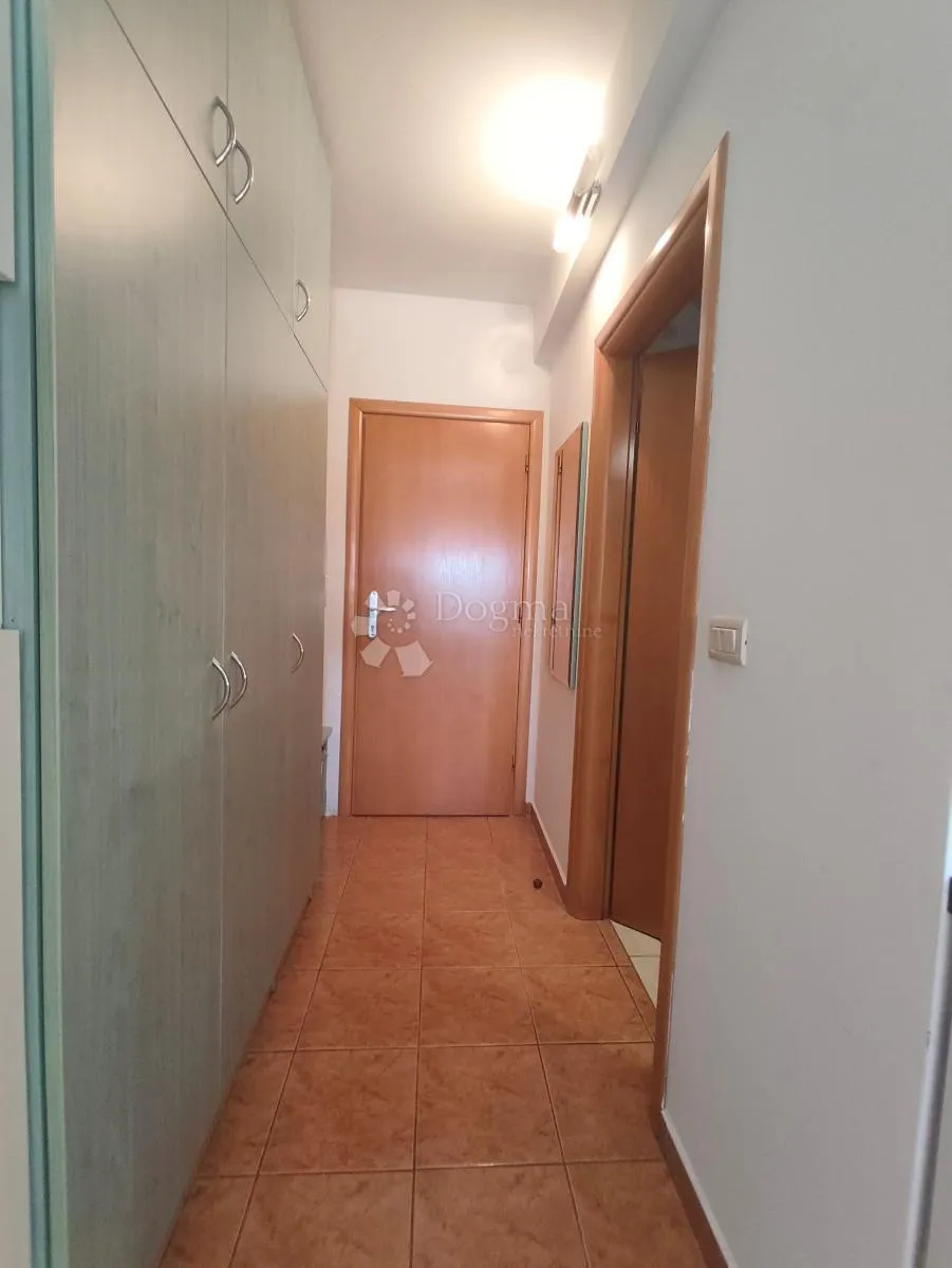 novouređeni apartman sa pogledom na more - slika 14