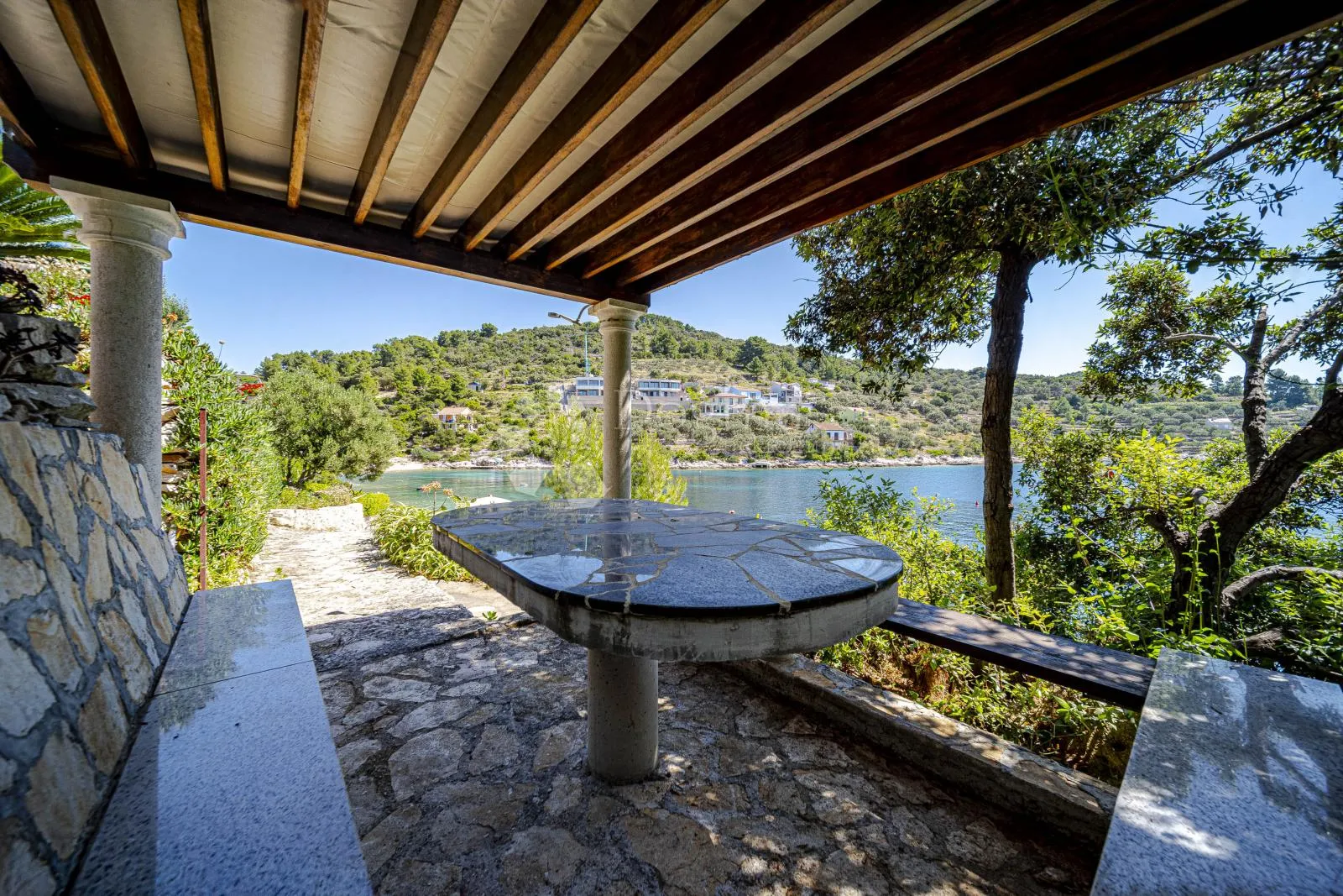 prvi red do mora: samoodrživa apartmanska vila s uhodanim poslovanjem – vela luka, korčula - slika 66
