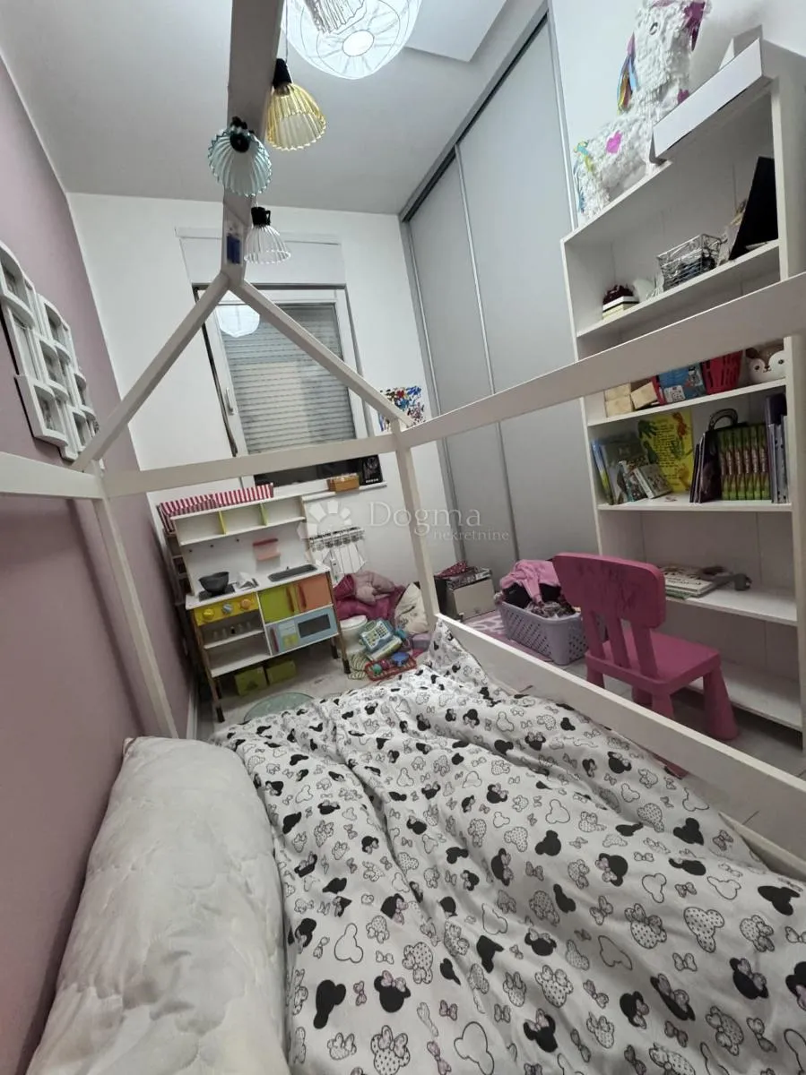 moderan, potpuno renoviran trosobni stan petrinja - slika 11
