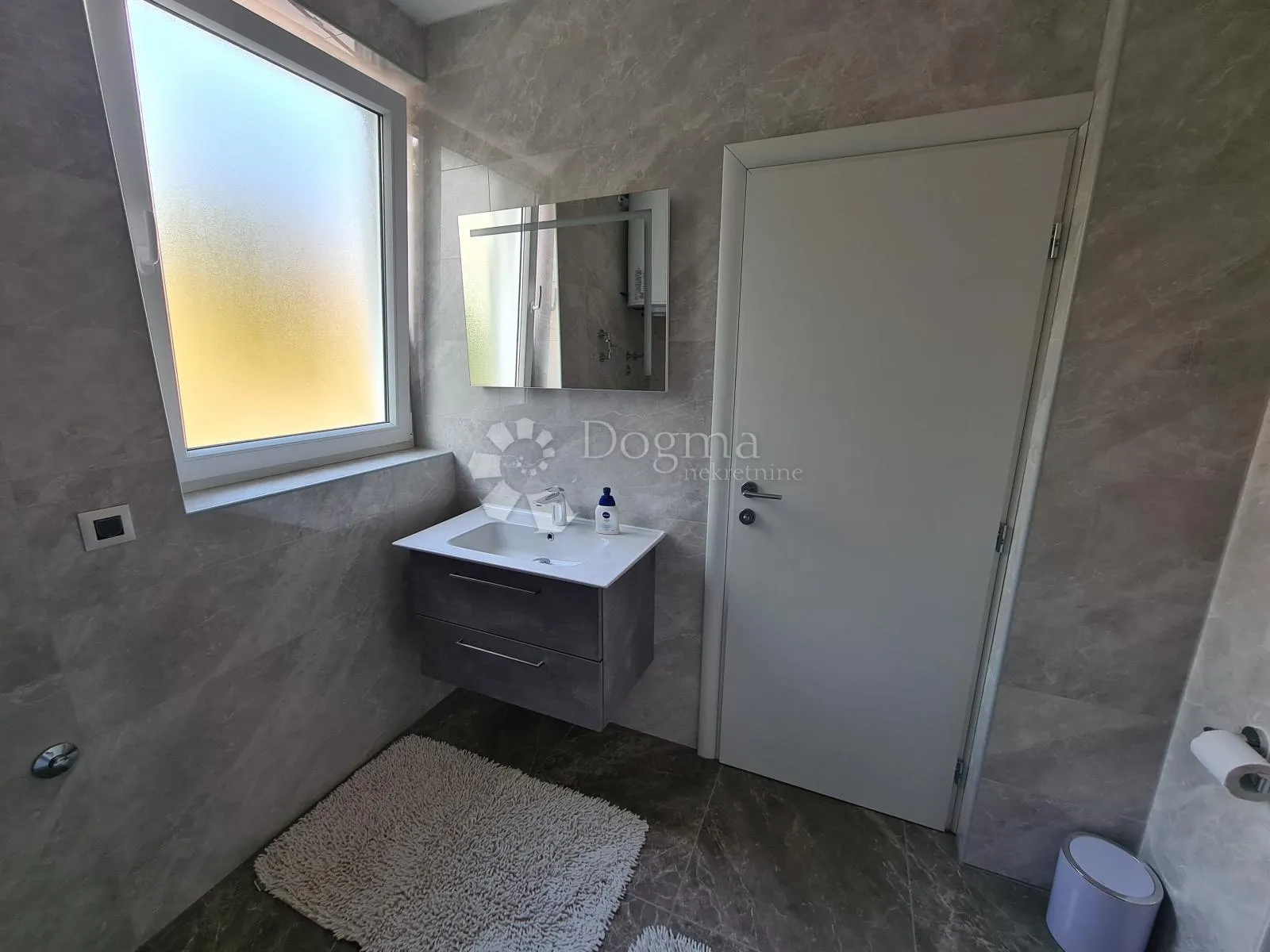 dramalj, apartmanska kuća 200 m od mora - slika 13