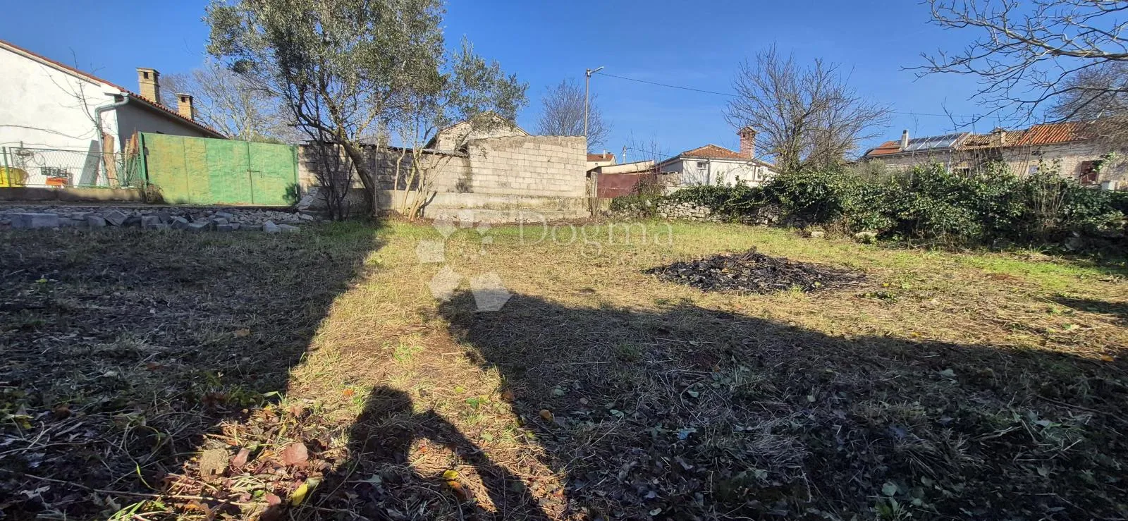 ruševna kuća nedaleko juršića - slika 36