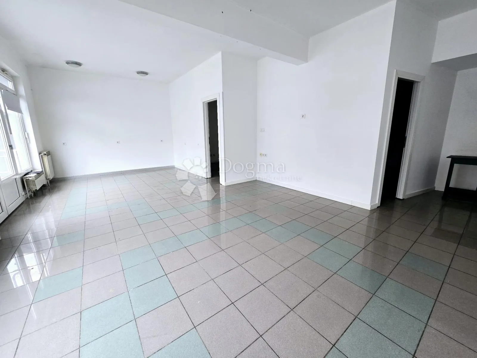 dubrava, frekventna lokacija, ukupno 135 m2 - slika 2