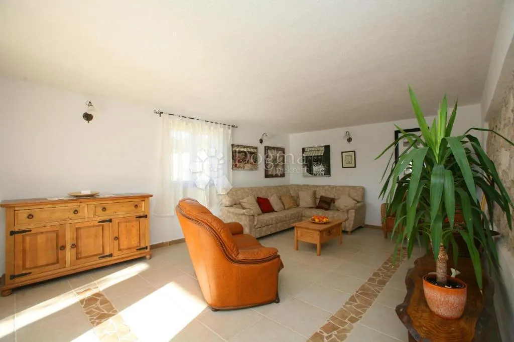 prekrasna istarska villa s bazenom, 220 m² i 5 en-suite spavaćih soba - slika 4