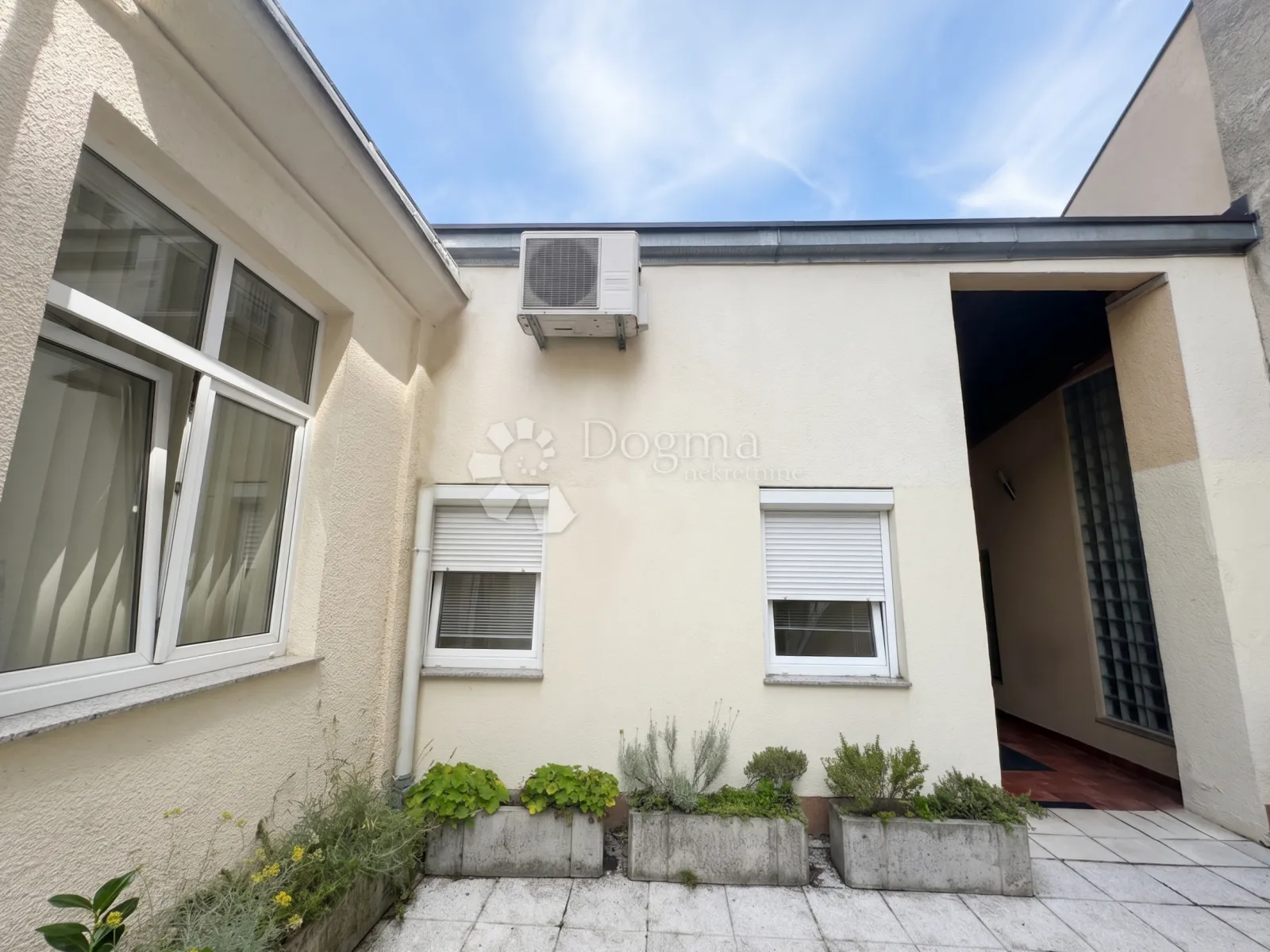 najam centar atraktivan poslovni prostor u centru 73 m² - slika 9