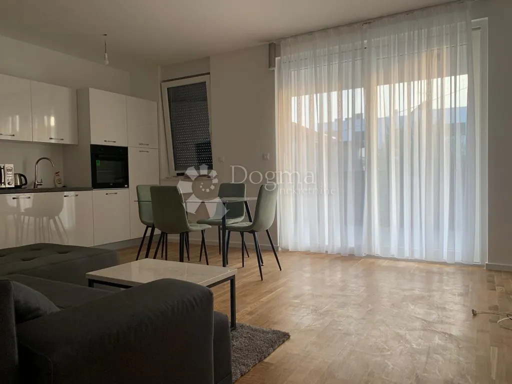 vodice-novogradnja sa garažom, 143m2 - slika 24